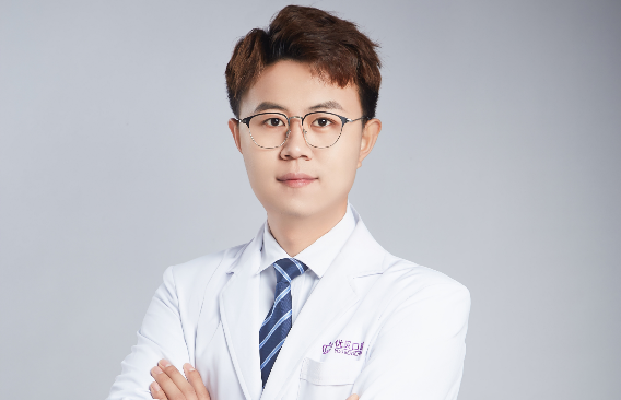 匠心仁术，守护唇齿健康 —— 记北京优贝口腔毛学旸医生