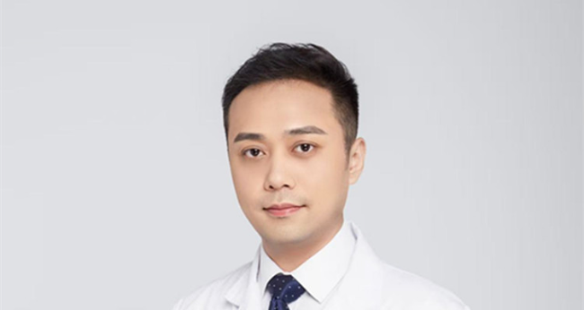 北京优贝口腔王亮医师：匠心铸齿，守护口腔健康与笑颜